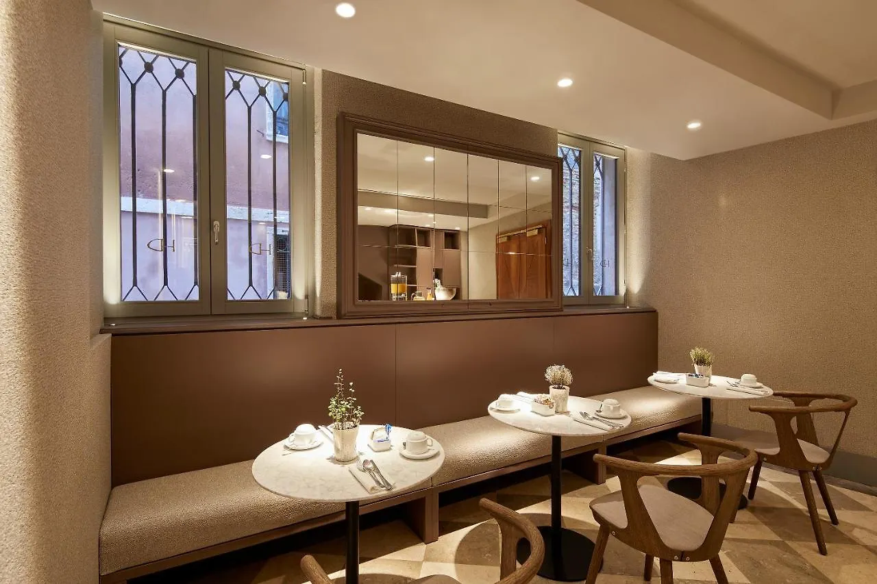 Hotel Dei Dragomanni Venice 4*,  Italy